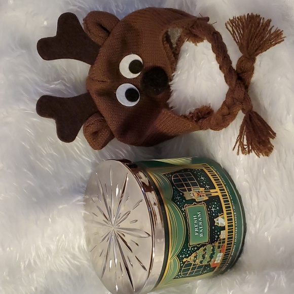 NEW 🎄 Bath & Body Works Fresh Balsam 3 Wick Candle with Reindeer Hat - Picture 1 of 6